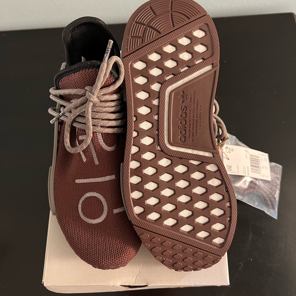 Pharrell x NMD Human Race Chocolate - Picture 3 of 6